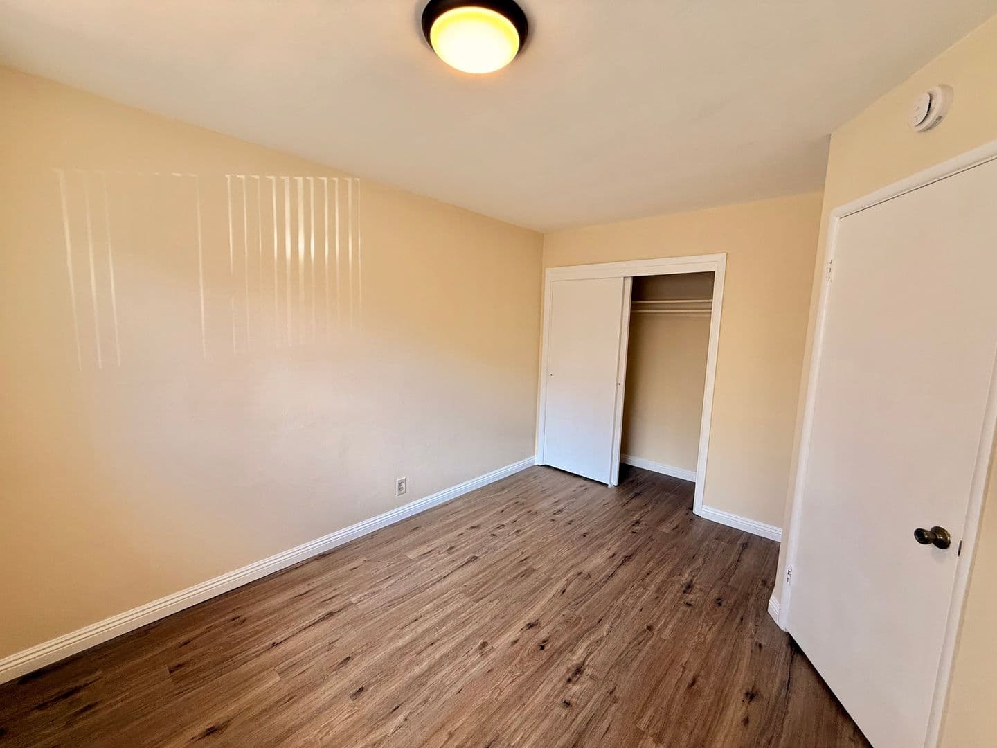 Oceanside Apartment: 419-421 Brooks St