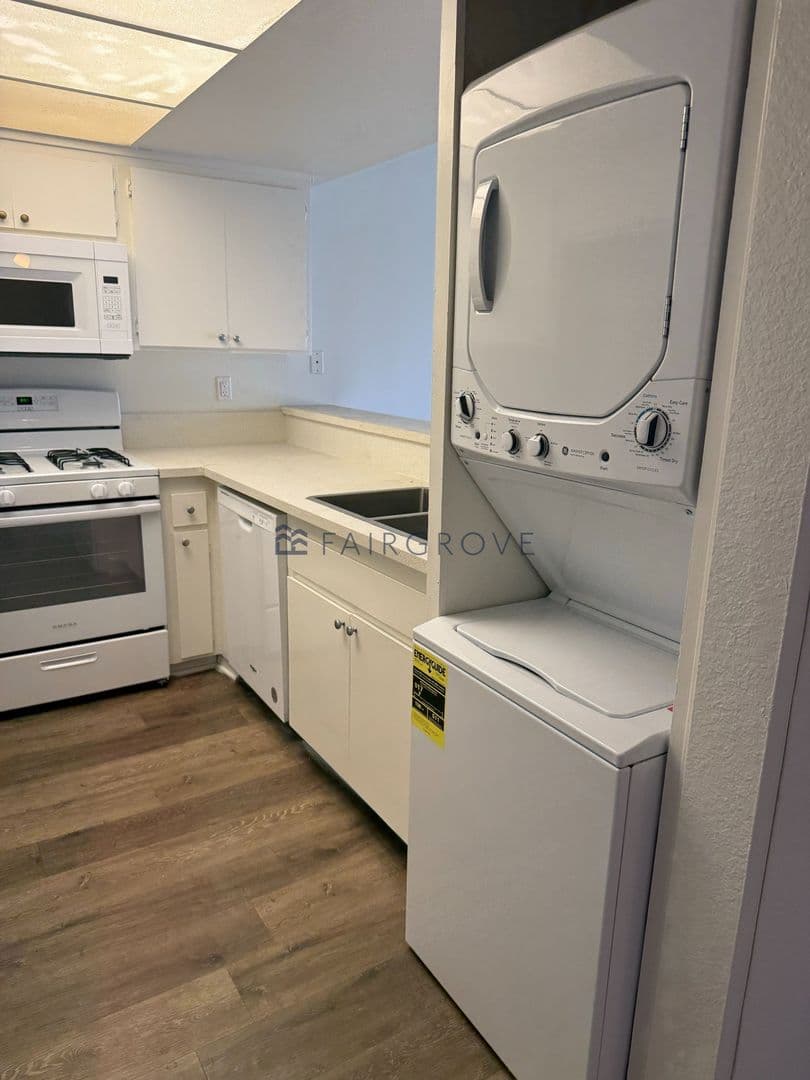 Upland Apartment: 330 Amber Ct