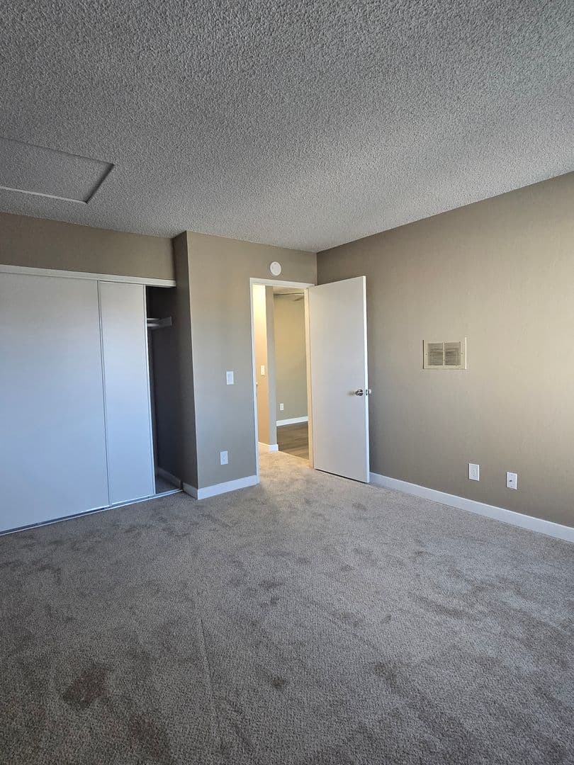 Chula Vista Apartment: 652 Moss St