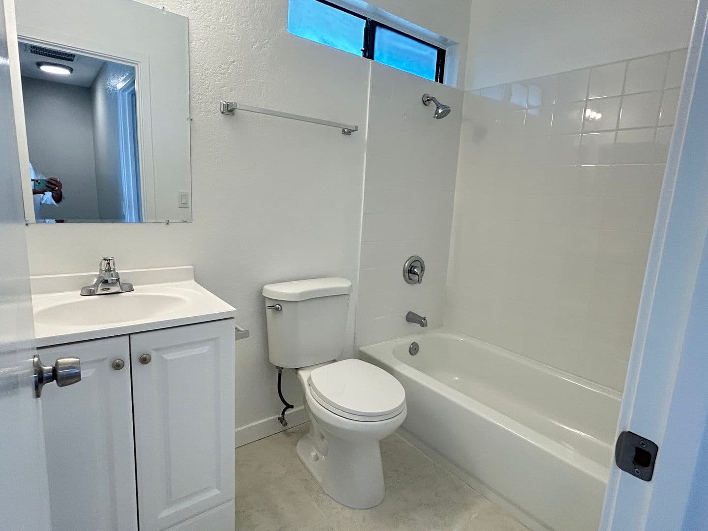Costa Mesa Apartment: 1940 Wallace Ave
