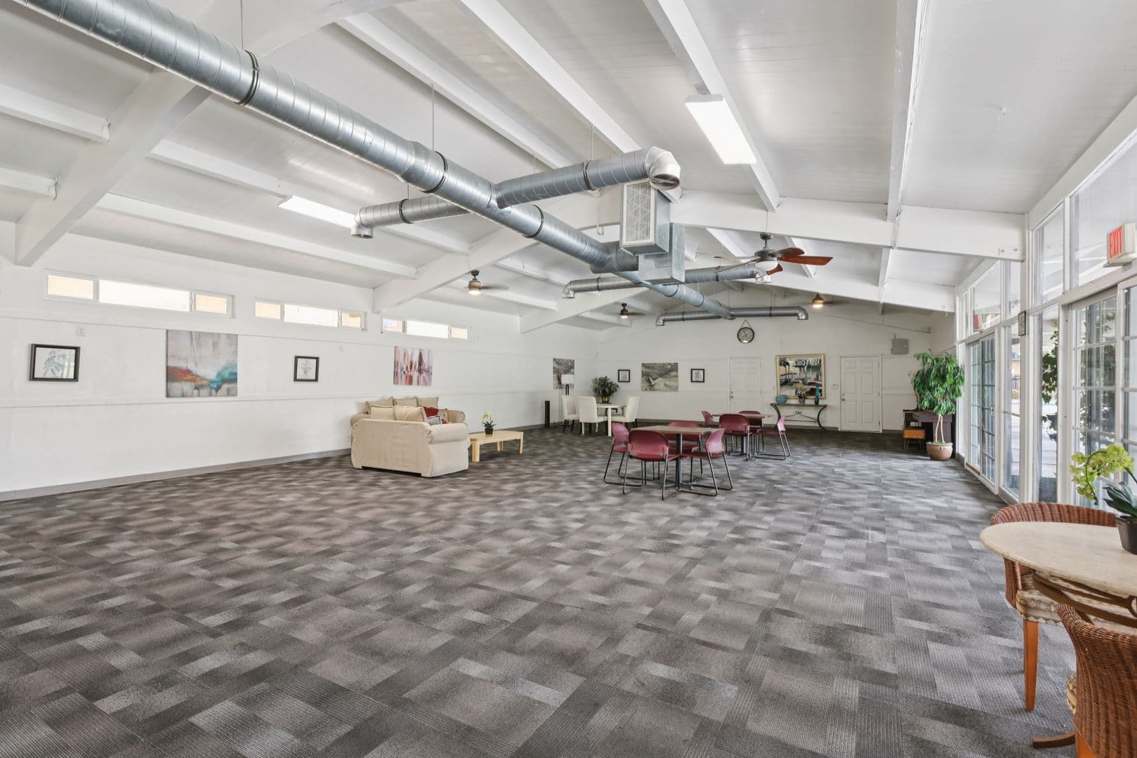 Anaheim Apartment: 145 S Westchester Dr