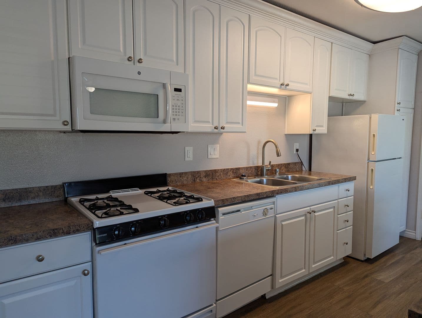 Poway Apartment: 13312 Community Rd