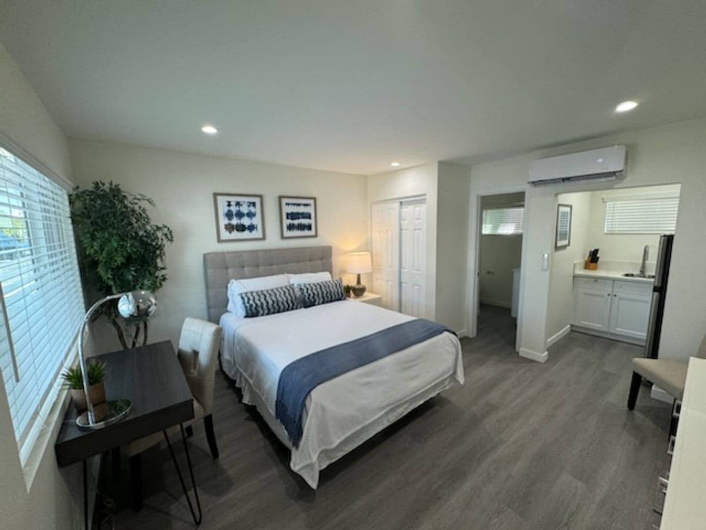 Fullerton Apartment: 1840 W Orangethorpe Ave