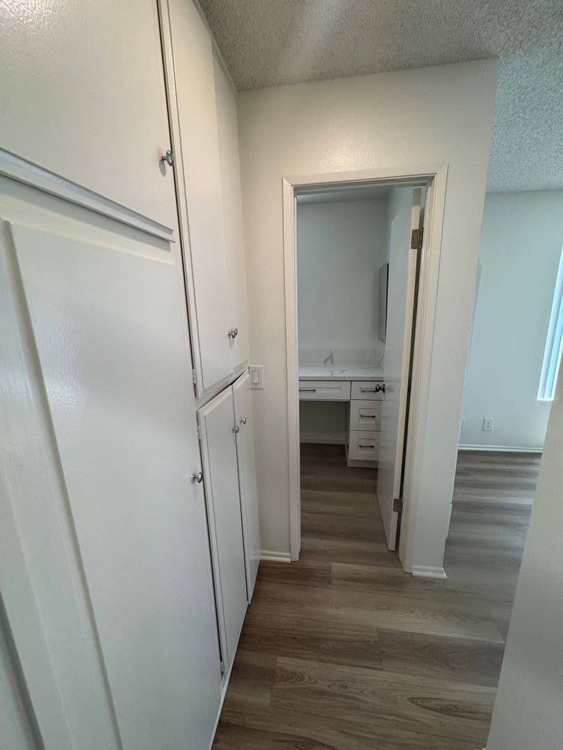 Orange Apartment: 231 W Palmyra Ave