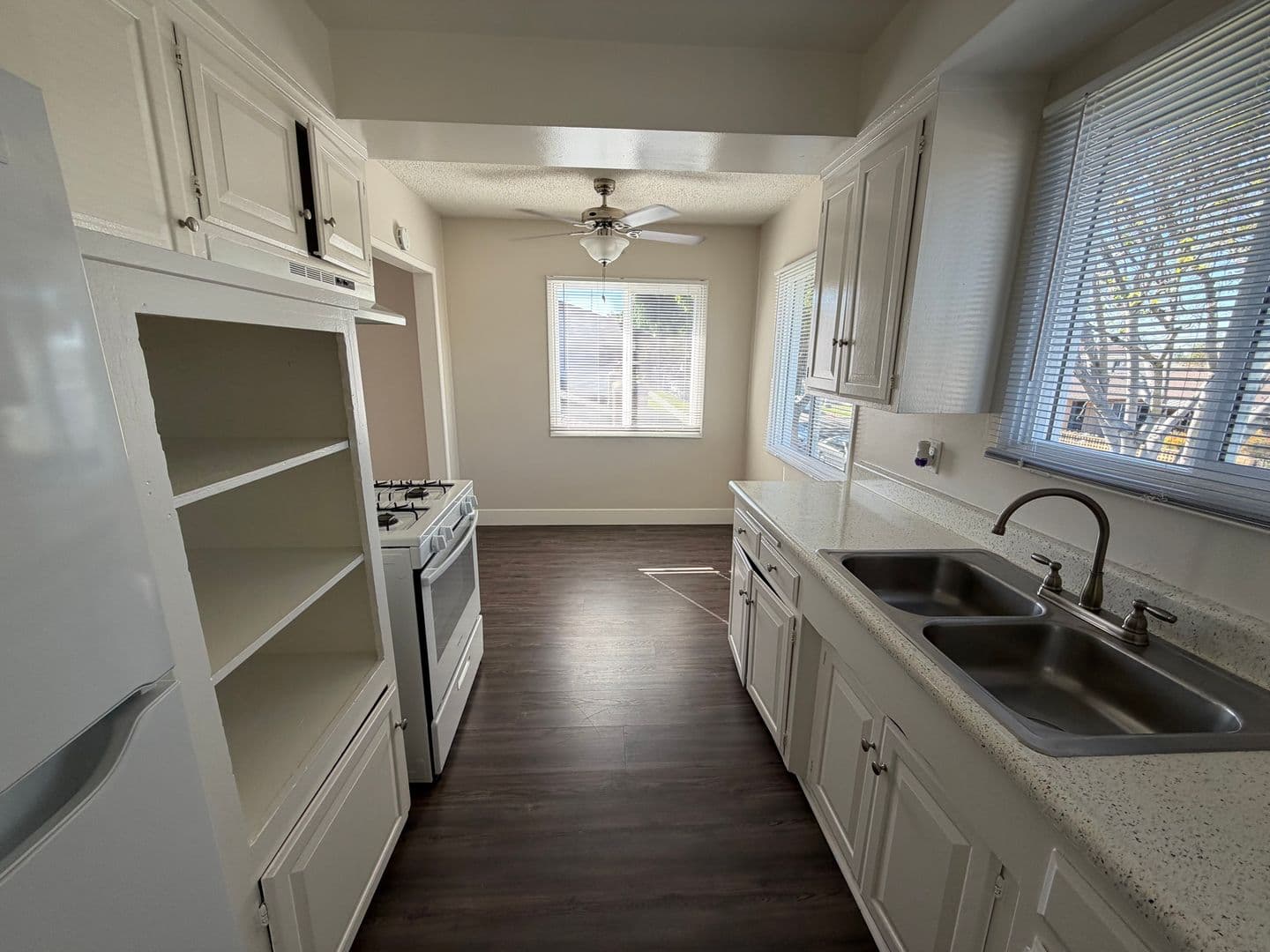 Anaheim Apartment: 1602-1608 W Juno Ave