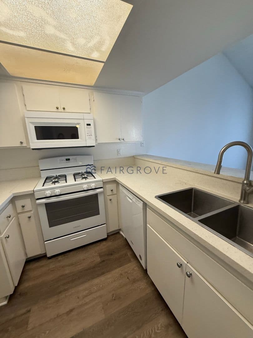 Upland Apartment: 330 Amber Ct