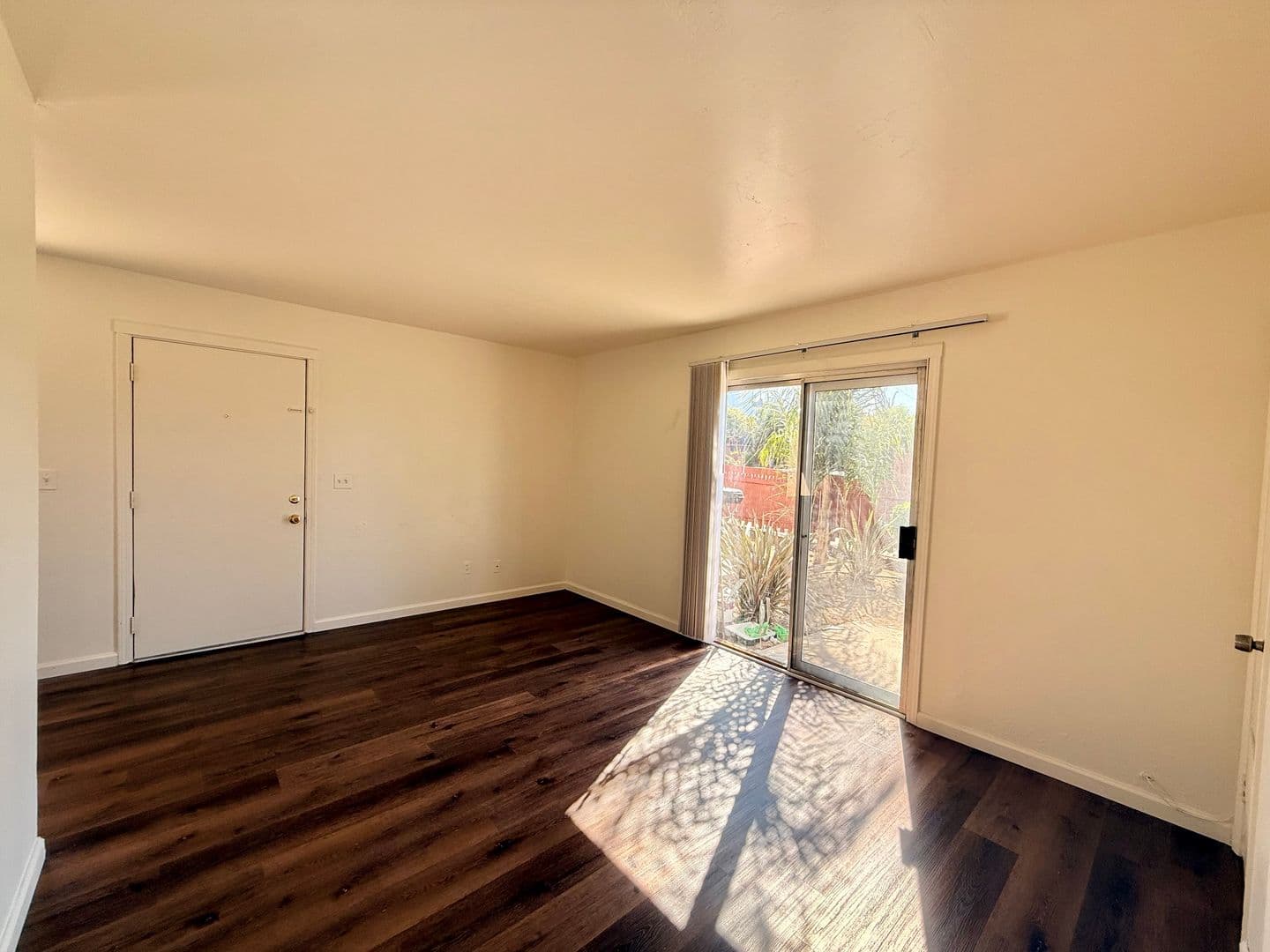 Oceanside Apartment: 1346 Dubuque St
