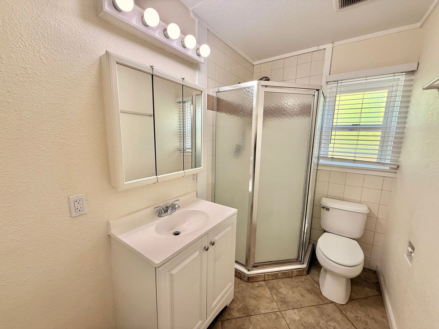 Oceanside Apartment: 302-306 South The Strand