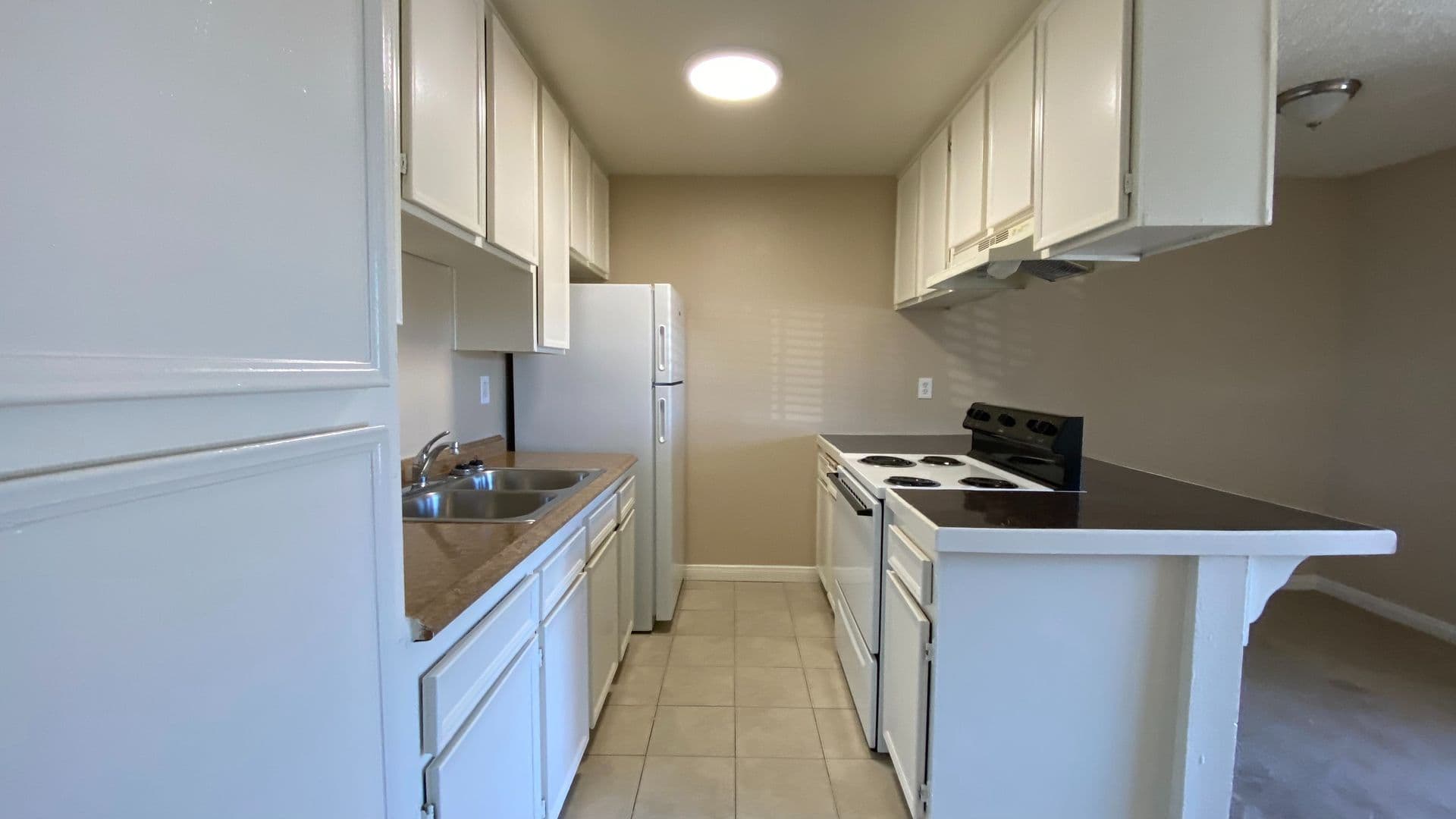 San Diego Apartment: 4058 51st St