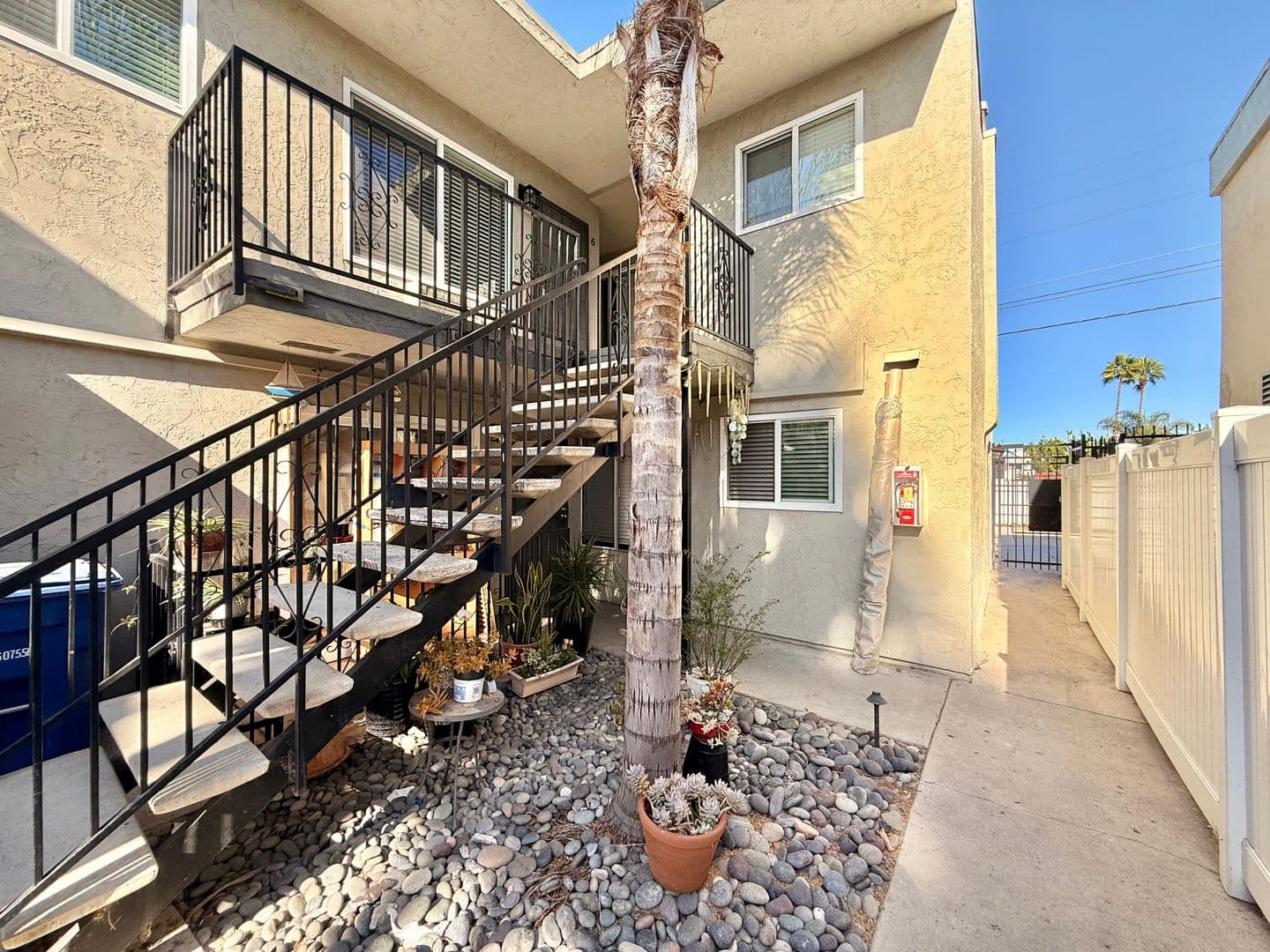 San Diego Apartment: 3877 46th Street