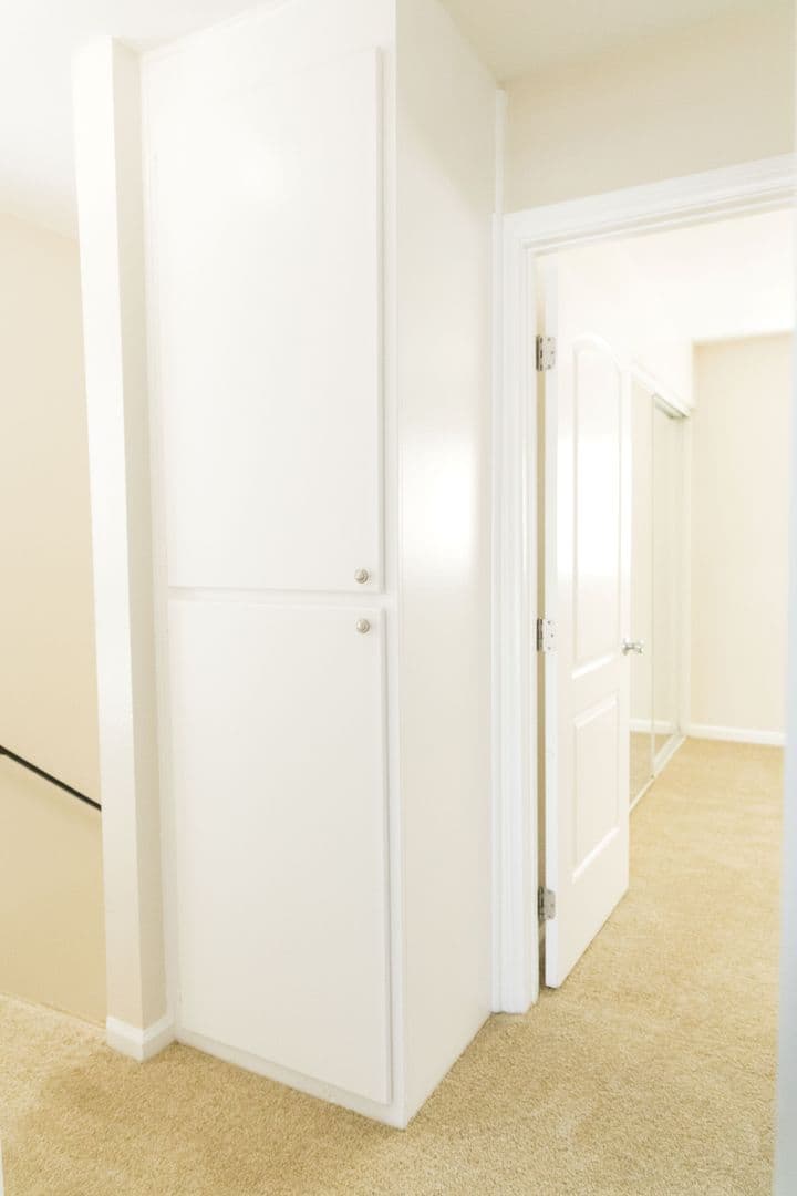 Long Beach Apartment: 3787 E 11th St
