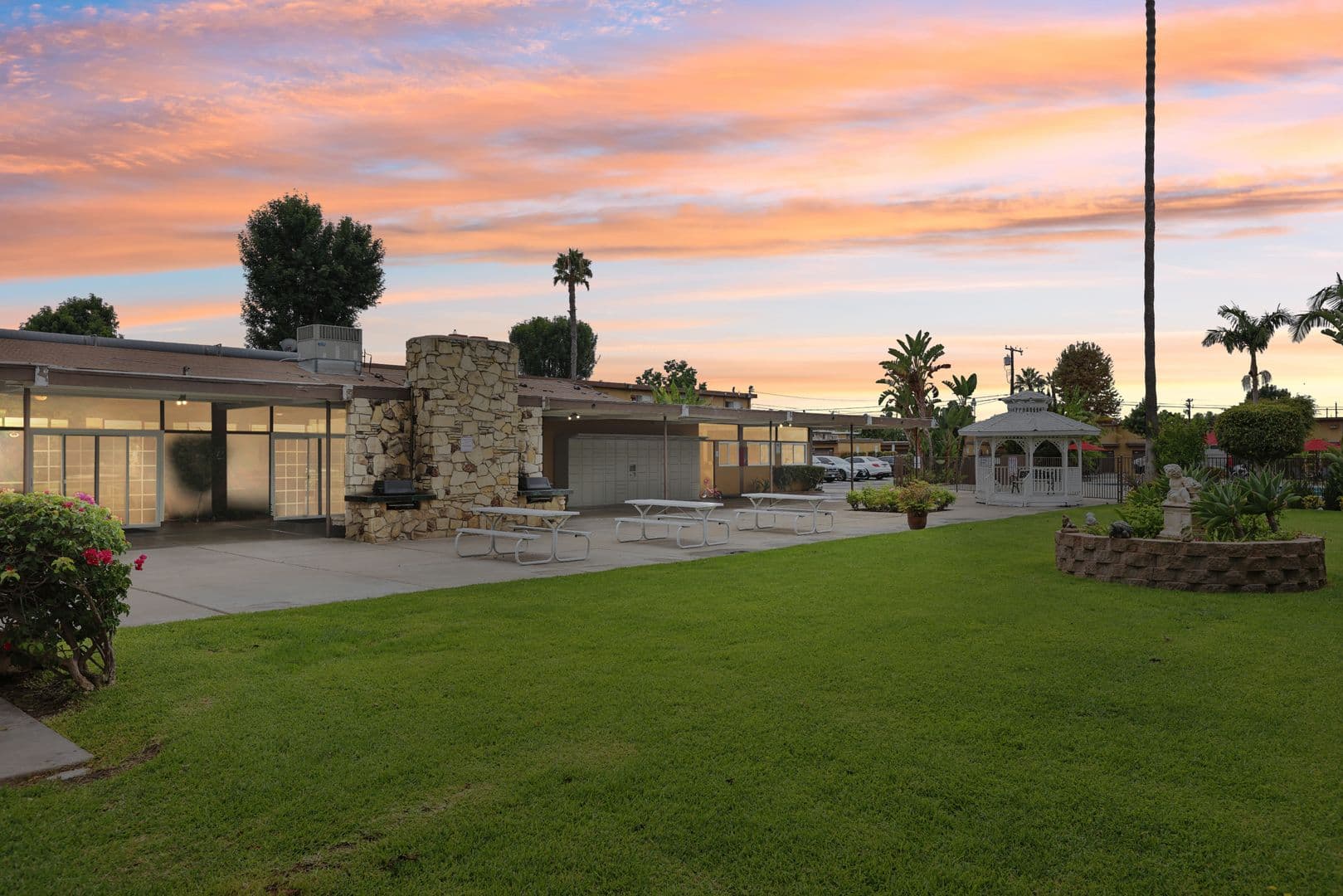 Anaheim Apartment: 145 S Westchester Dr