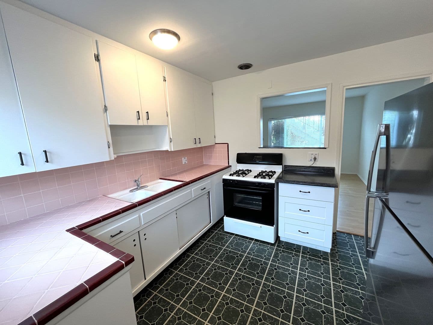 San Diego Condo: 2956 Ivy Street