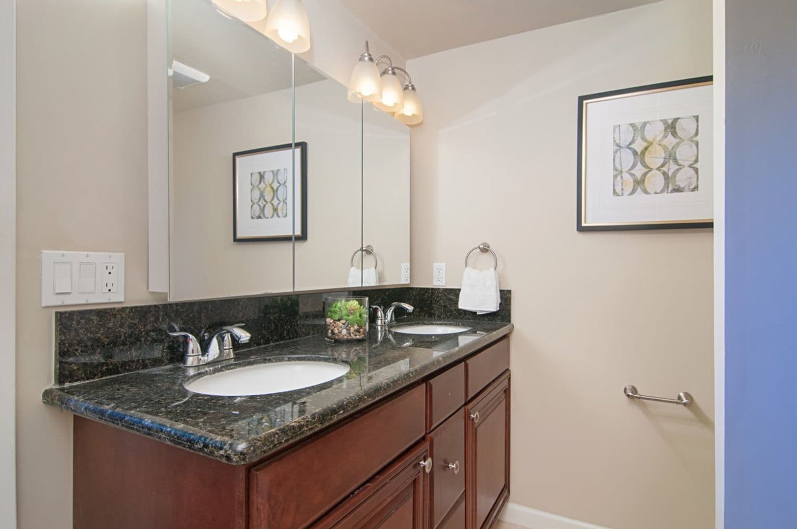 San Diego House: 5657 Barclay Ave