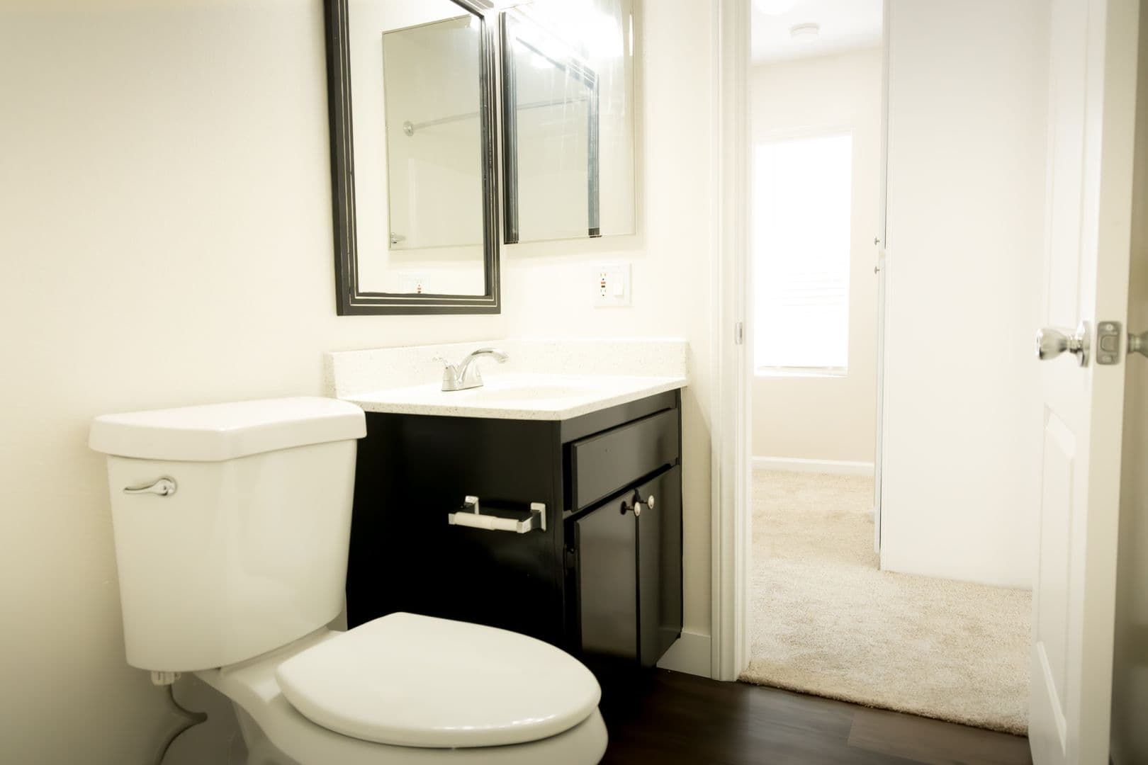 Long Beach Apartment: 3787 E 11th St