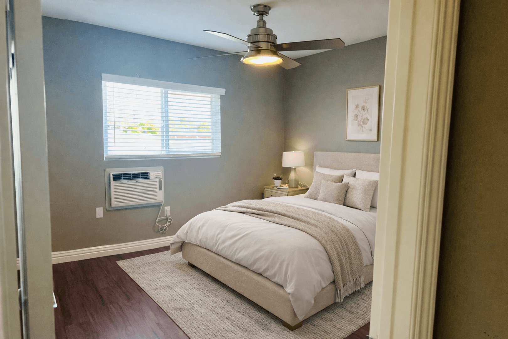 Vista Apartment: 415 Plymouth Dr