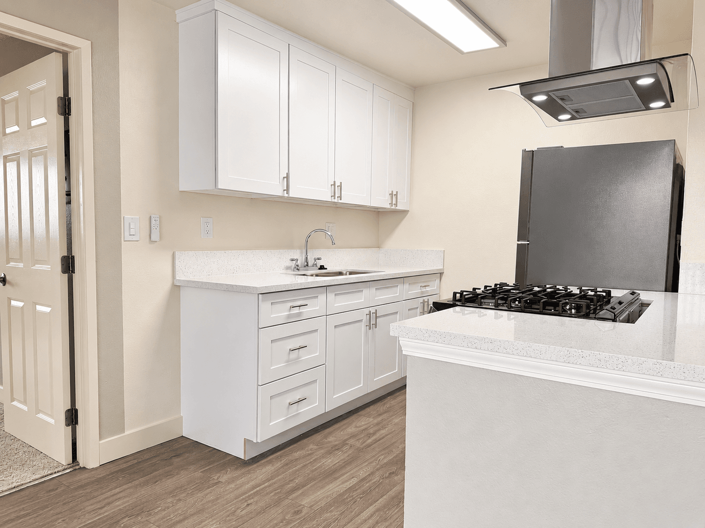 Anaheim Apartment: 145 S Westchester Dr