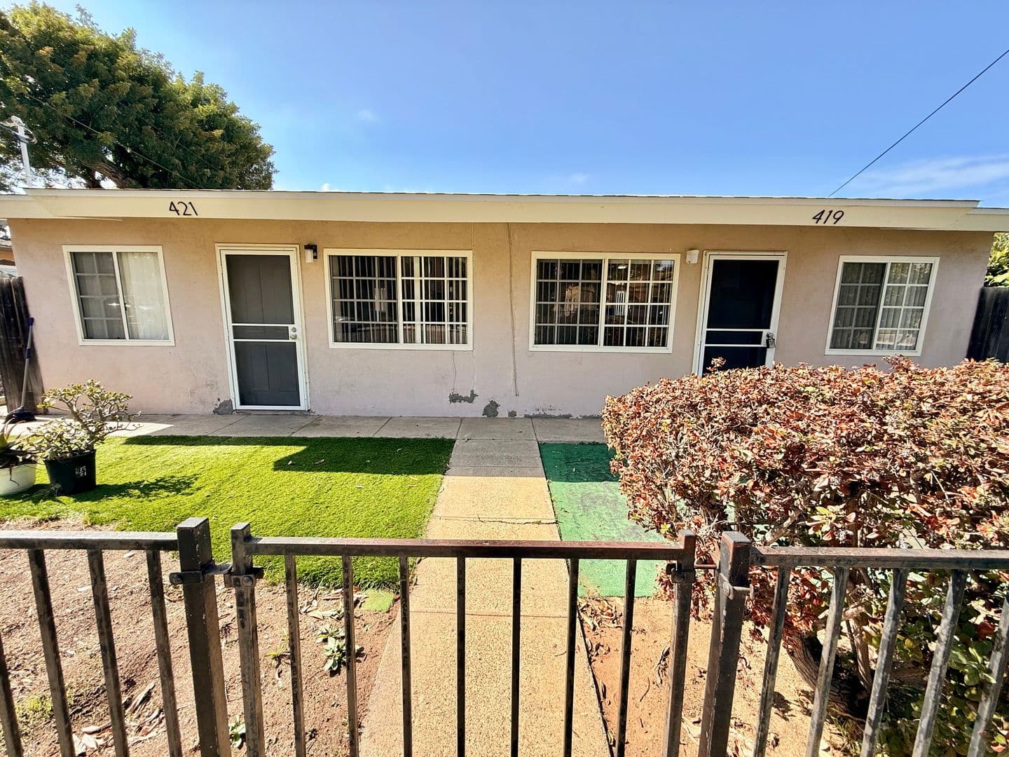 Oceanside Apartment: 419-421 Brooks St