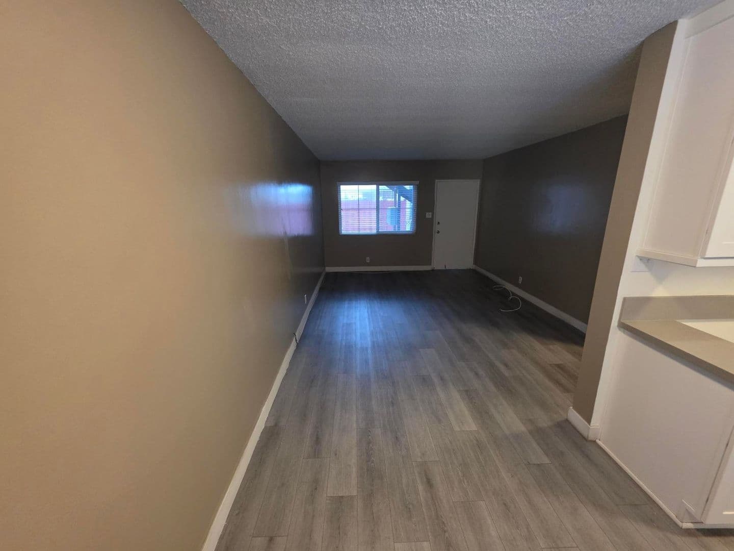 Long Beach Apartment: 2821 E 65th St