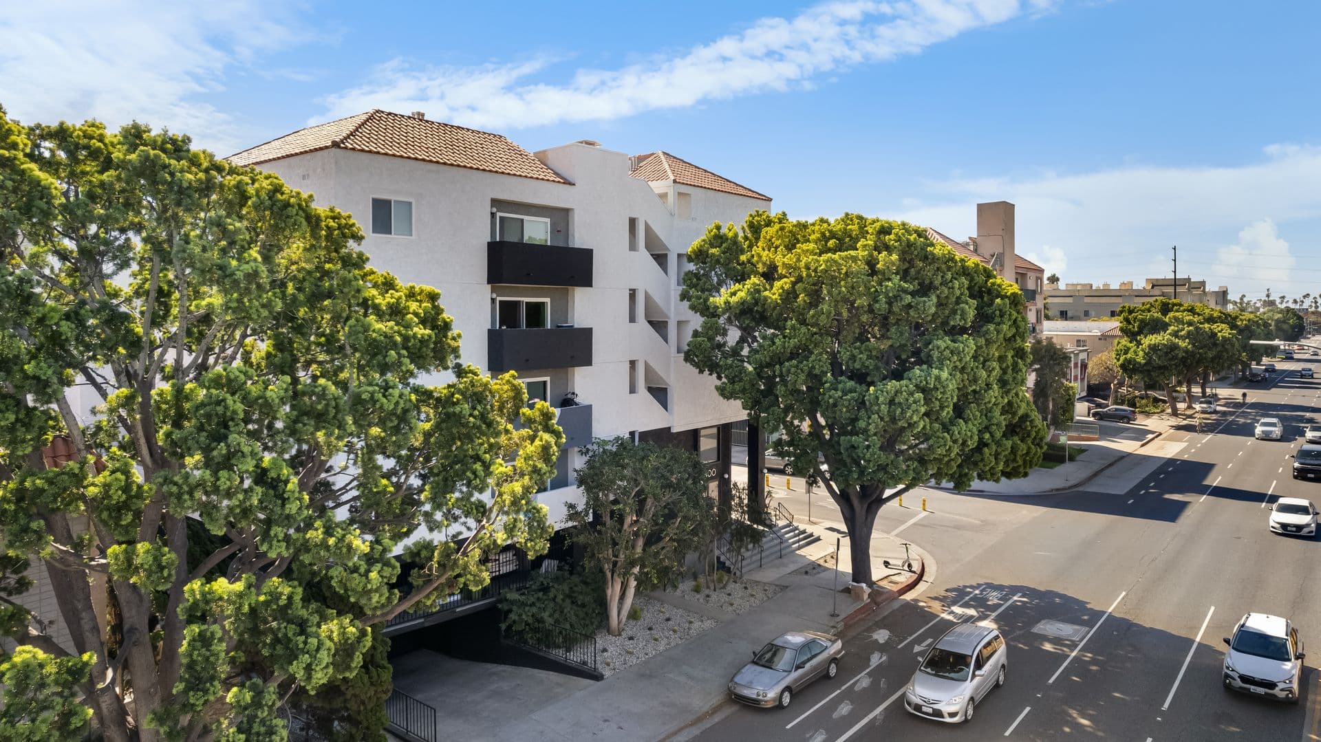 Venice Apartment: 1400 Venice Blvd