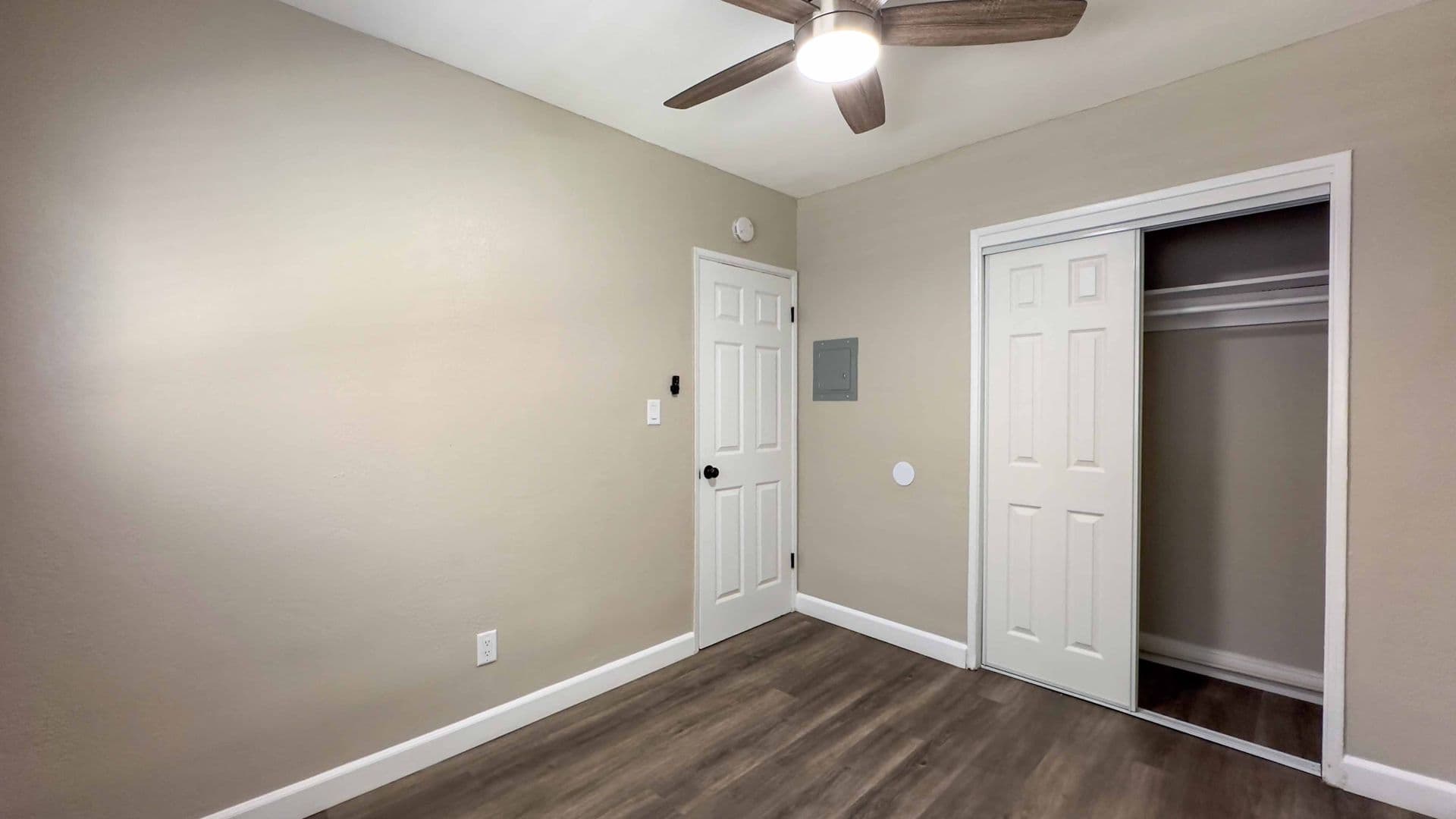 San Diego Apartment: 3969 Ocean View Boulevard