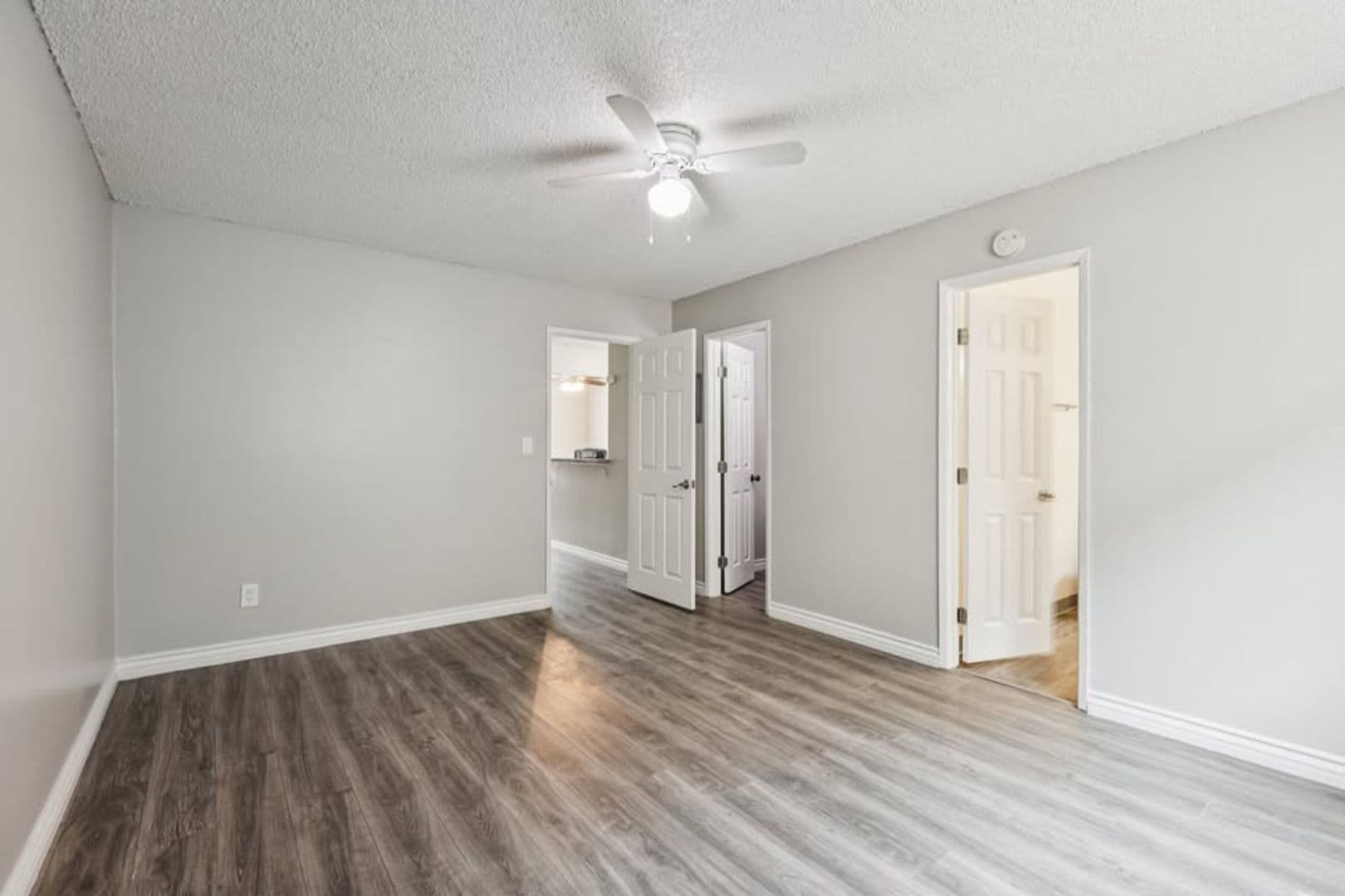 Anaheim Apartment: 145 S Westchester Dr