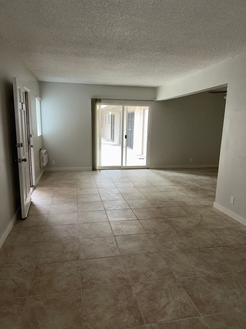 Anaheim Apartment: 205 E Clifton Ave