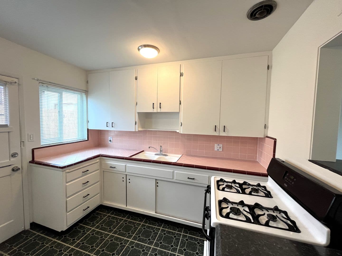 San Diego Condo: 2956 Ivy Street