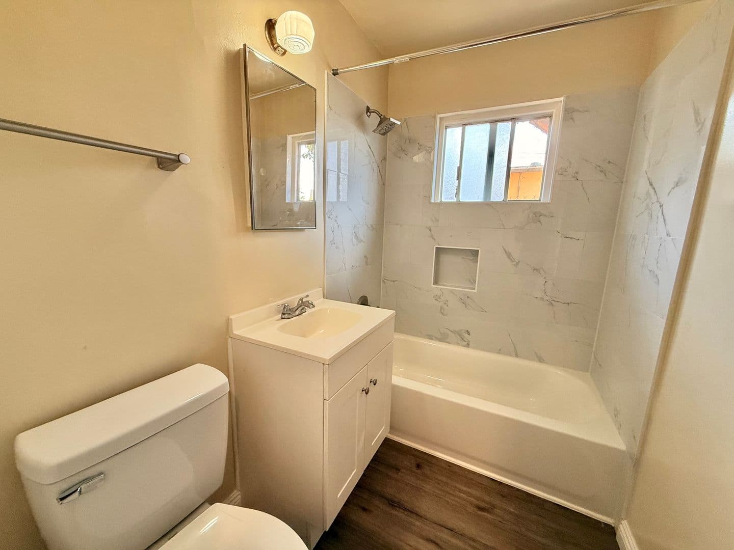 Oceanside Apartment: 419-421 Brooks St