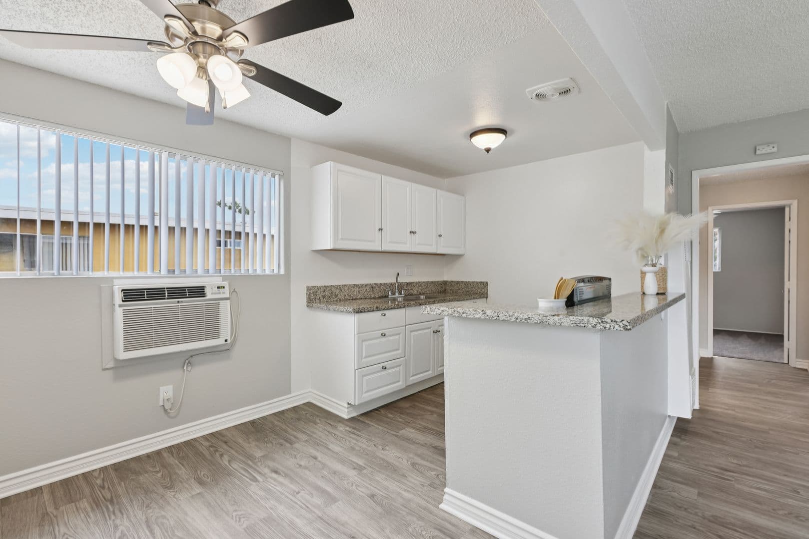 Anaheim Apartment: 145 S Westchester Dr