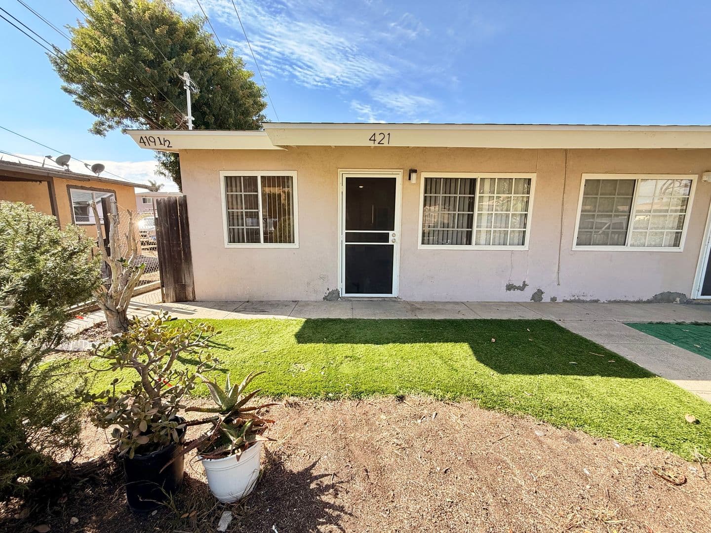Oceanside Apartment: 419-421 Brooks St