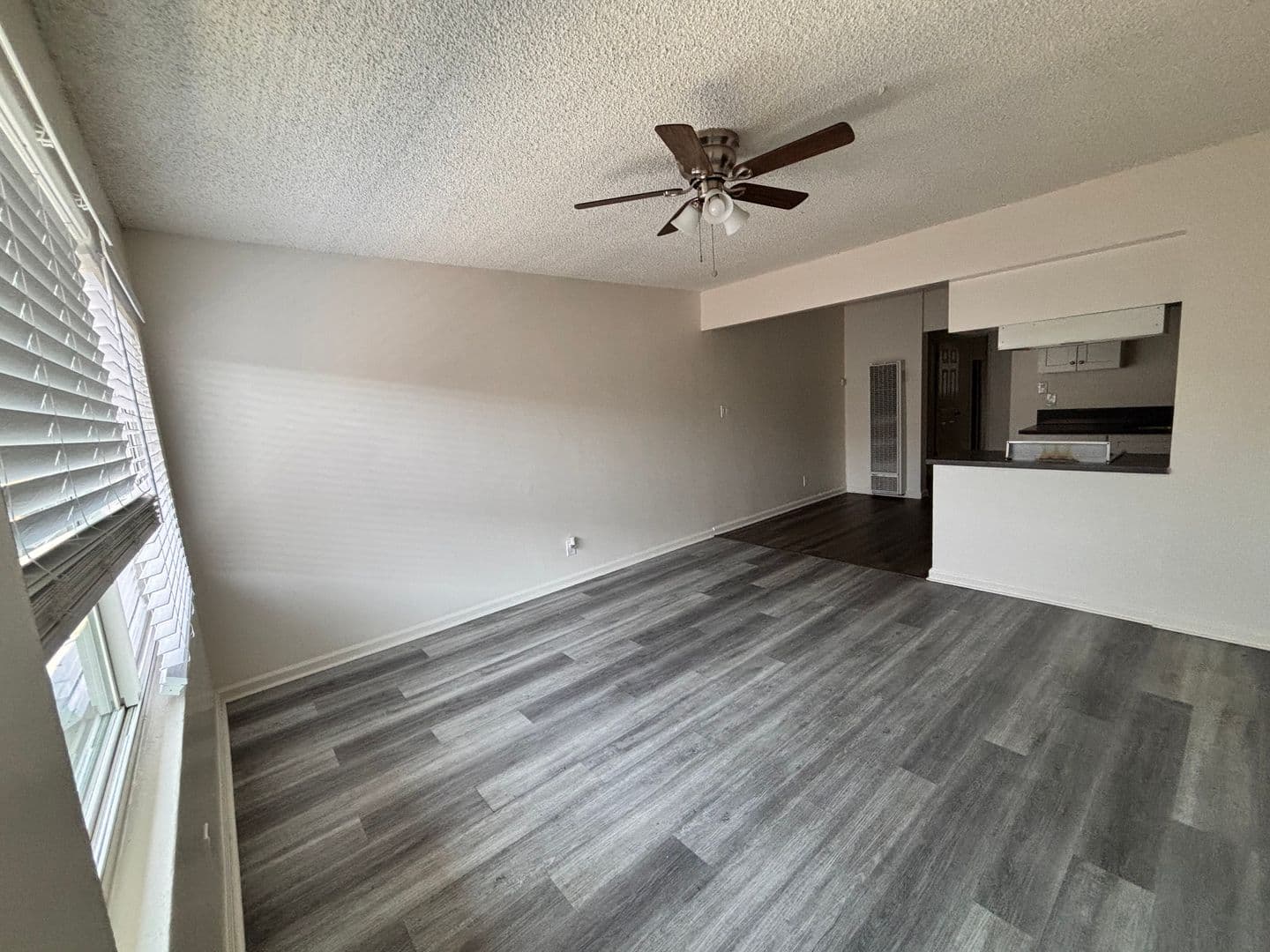 Long Beach Apartment: 1334-1336 Walnut Ave