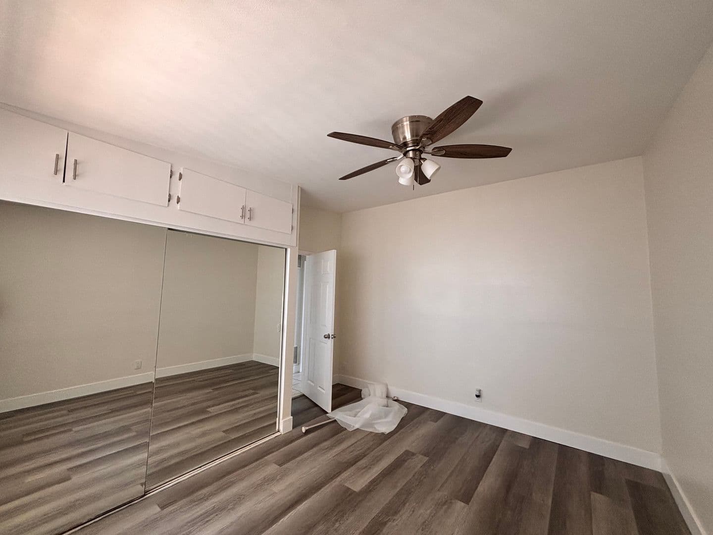Long Beach Apartment: 1750 Redondo Ave