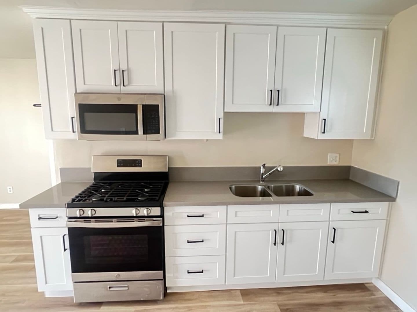 Los Angeles Apartment: 1236 N. Westmoreland