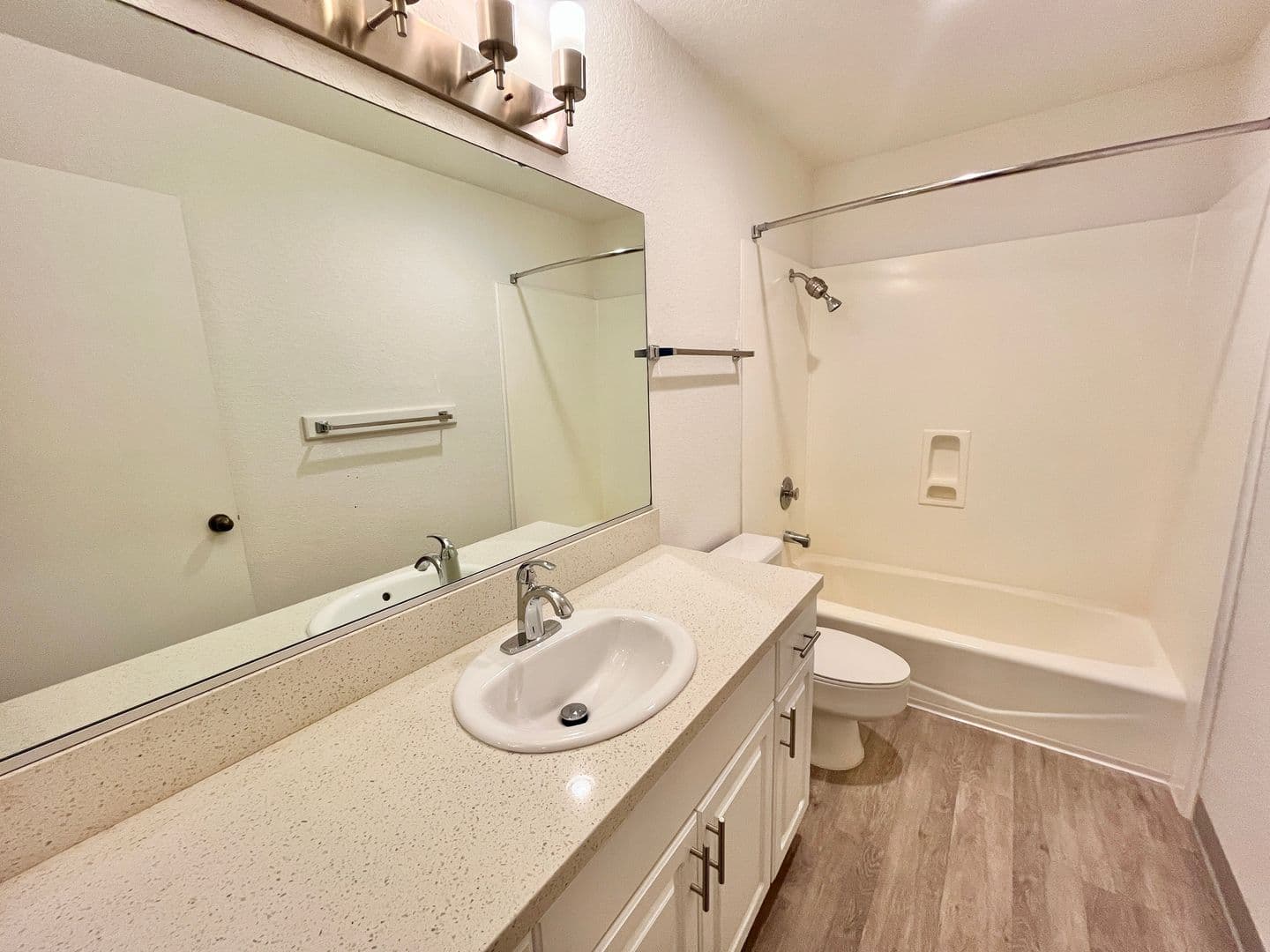 San Diego Condo: 4415 Clairemont Dr