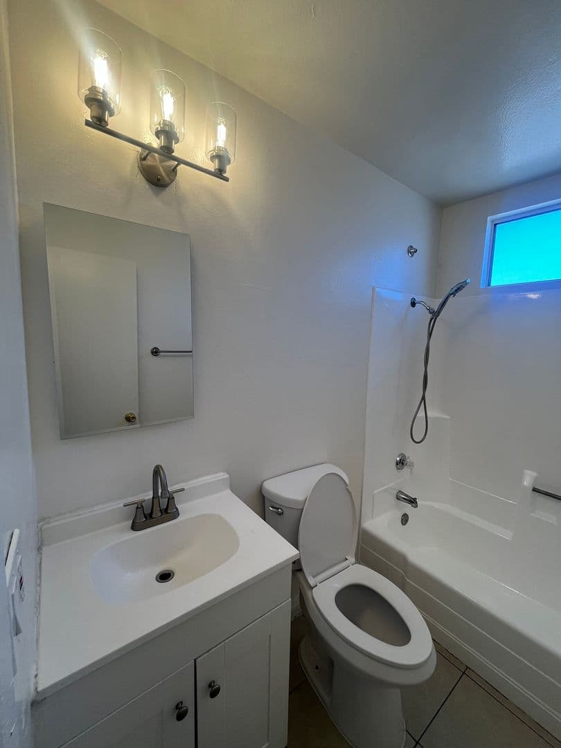 Moreno Valley Apartment: 24271 Webster Ave