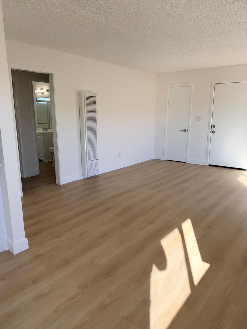 Huntington Beach Apartment: 311 Alabama St
