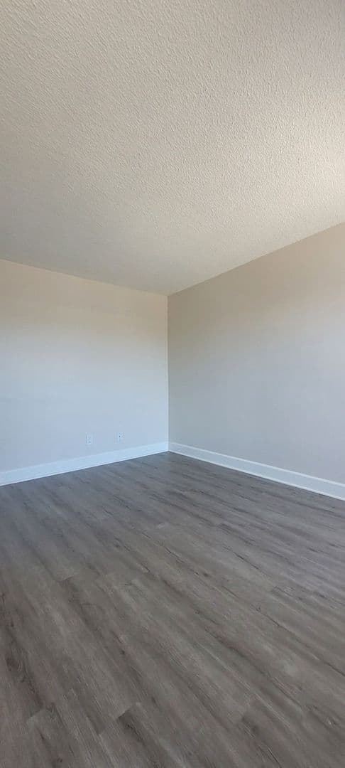 Anaheim Apartment: 119-135 S Fahrion Pl