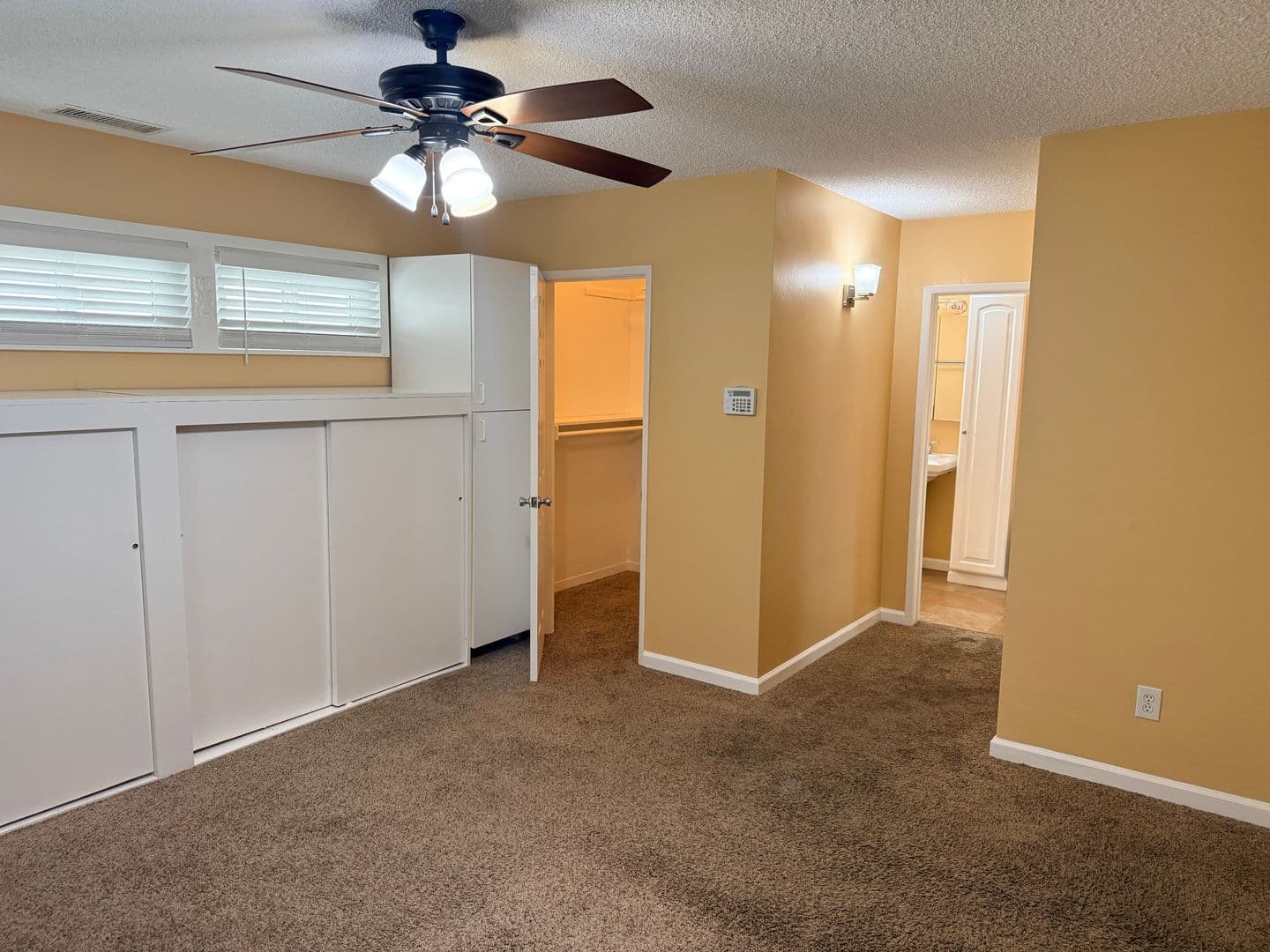 San Diego Apartment: 5847-5849 Mildred St