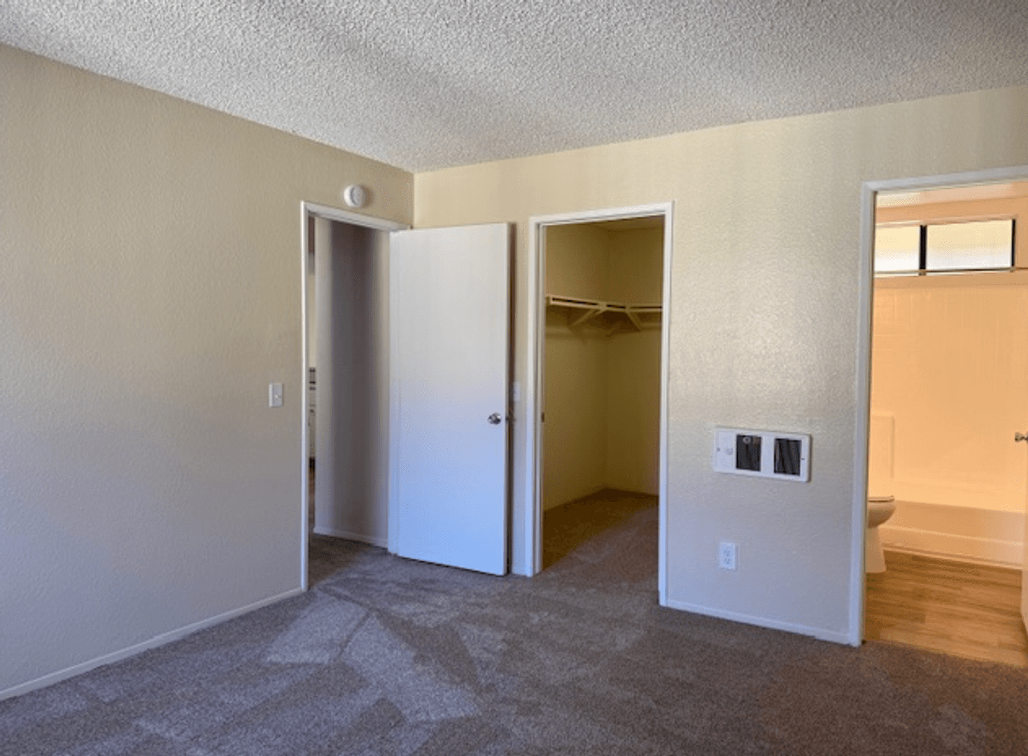 San Diego Apartment: 1587 Oro Vista Road