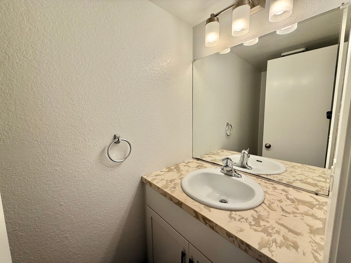 Imperial Beach Apartment: 1300 Holly Avenue