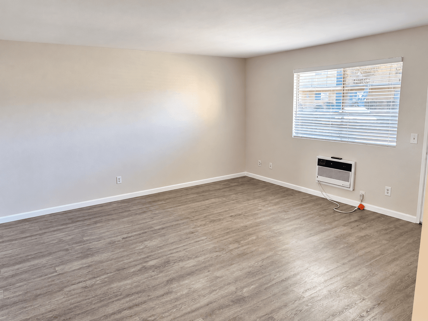 El Cajon Apartment: 420-470 Jamacha Road