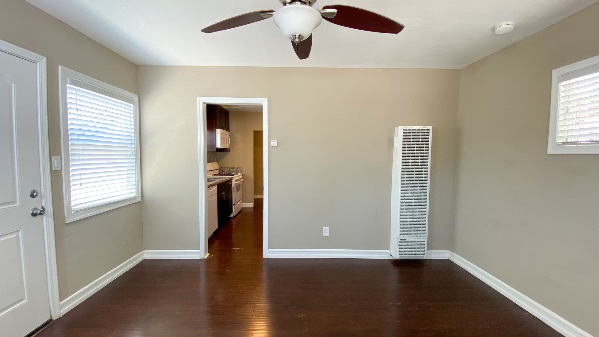 San Diego Apartment: 4154-4158 Estrella Avenue