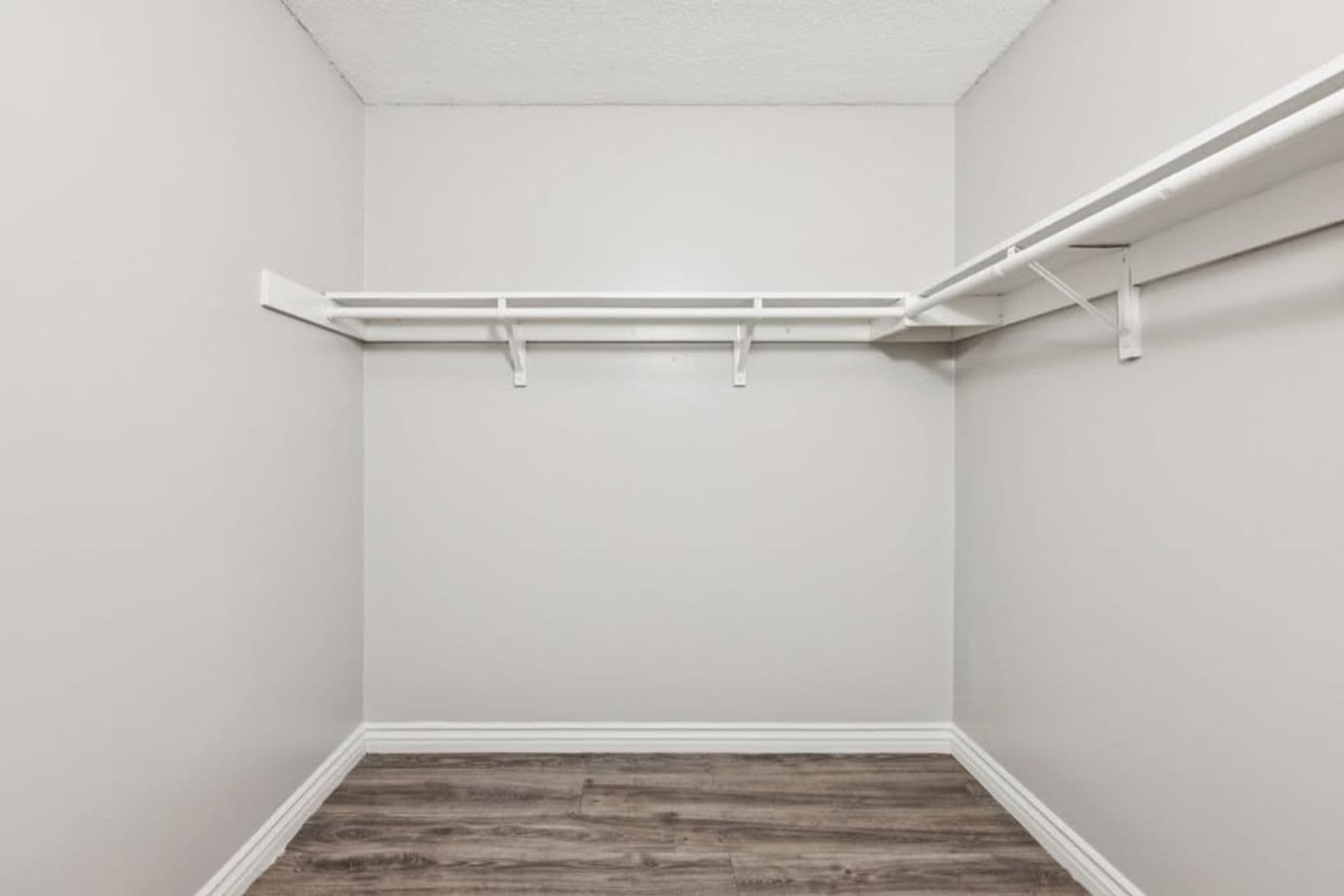 Anaheim Apartment: 145 S Westchester Dr