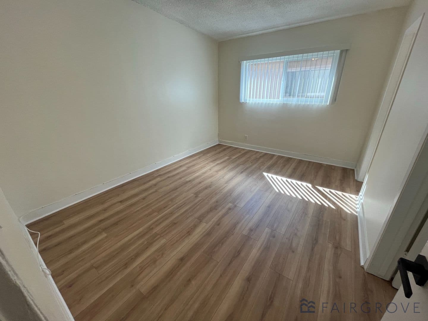 Anaheim Apartment: 937 S Roberts St
