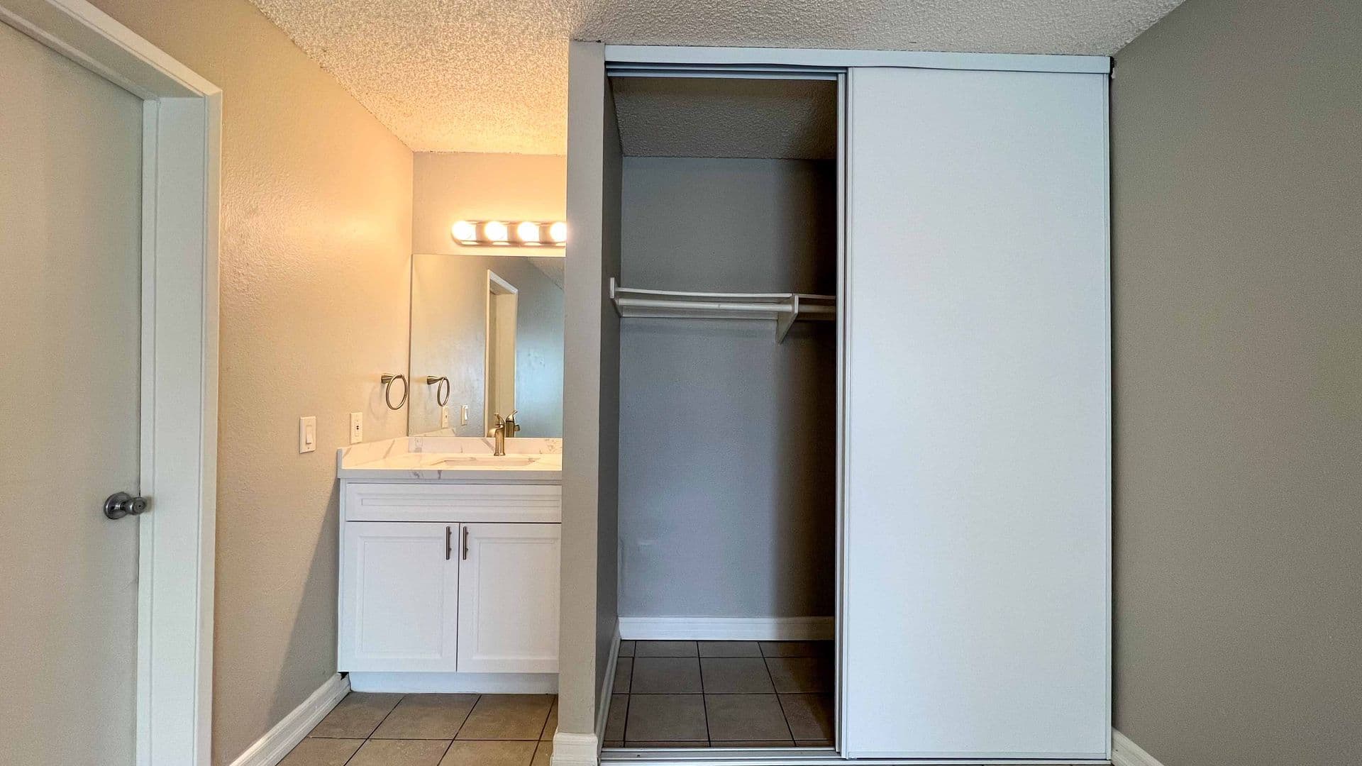 San Diego Apartment: 4057 Marlborough Ave