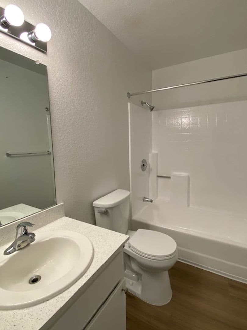 San Diego Apartment: 1587 Oro Vista Road