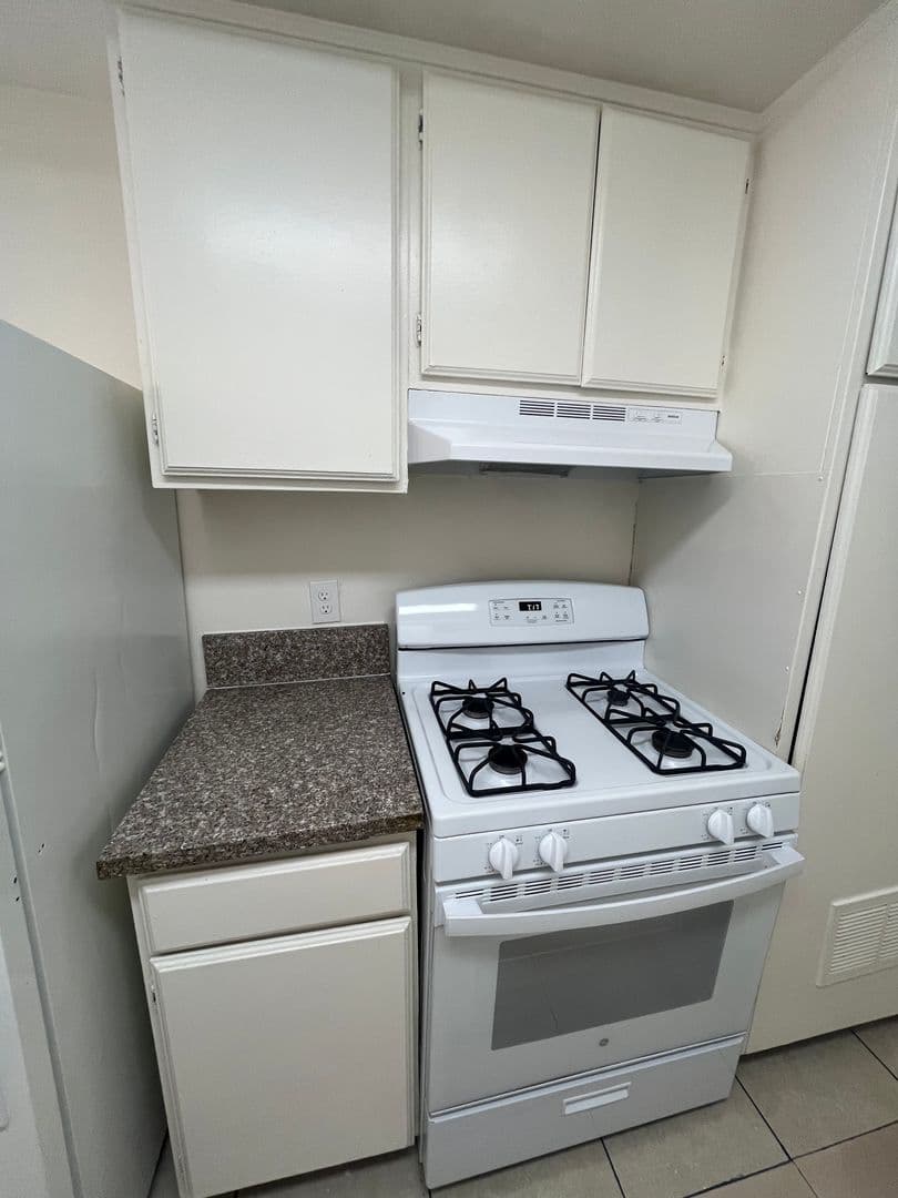 Moreno Valley Apartment: 24271 Webster Ave