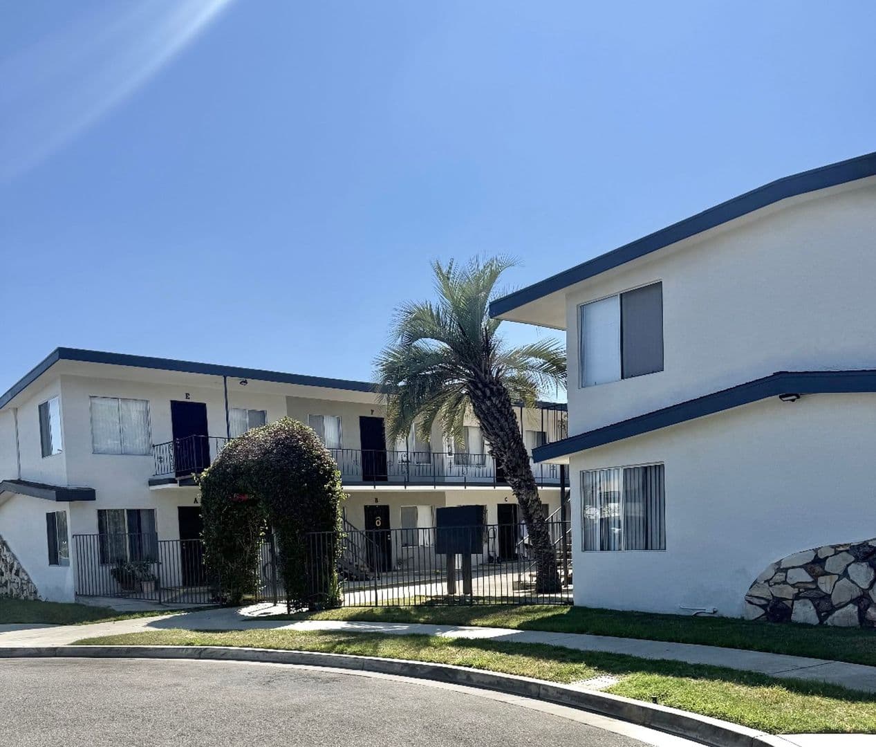 Anaheim Apartment: 119-135 S Fahrion Pl