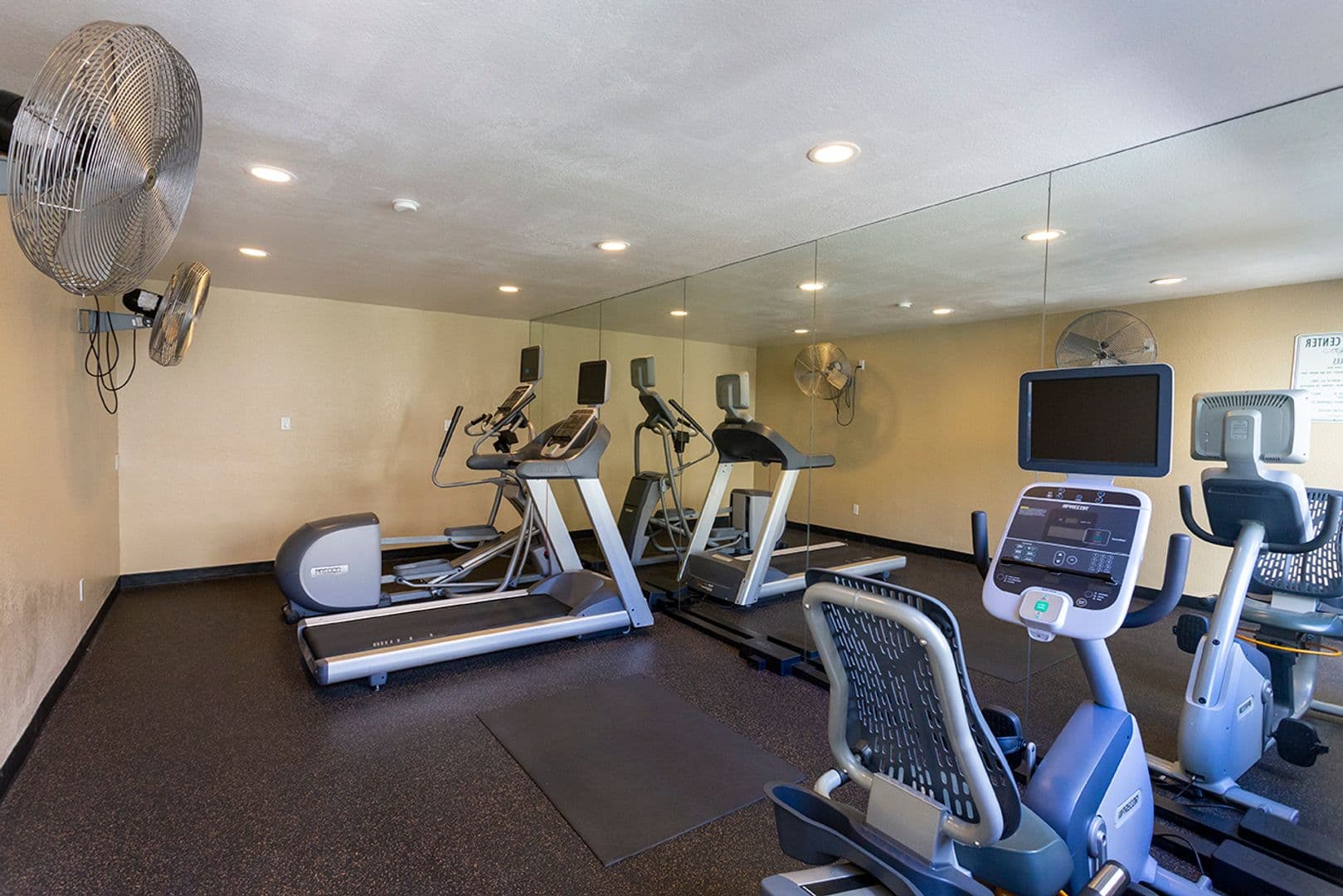 Chula Vista Apartment: 652 Moss St